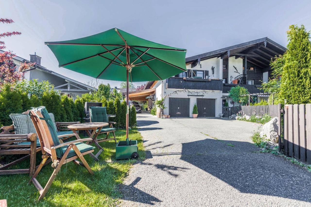 Zwischen Chiemsee Und Bergen Ug Bernau am Chiemsee Esterno foto