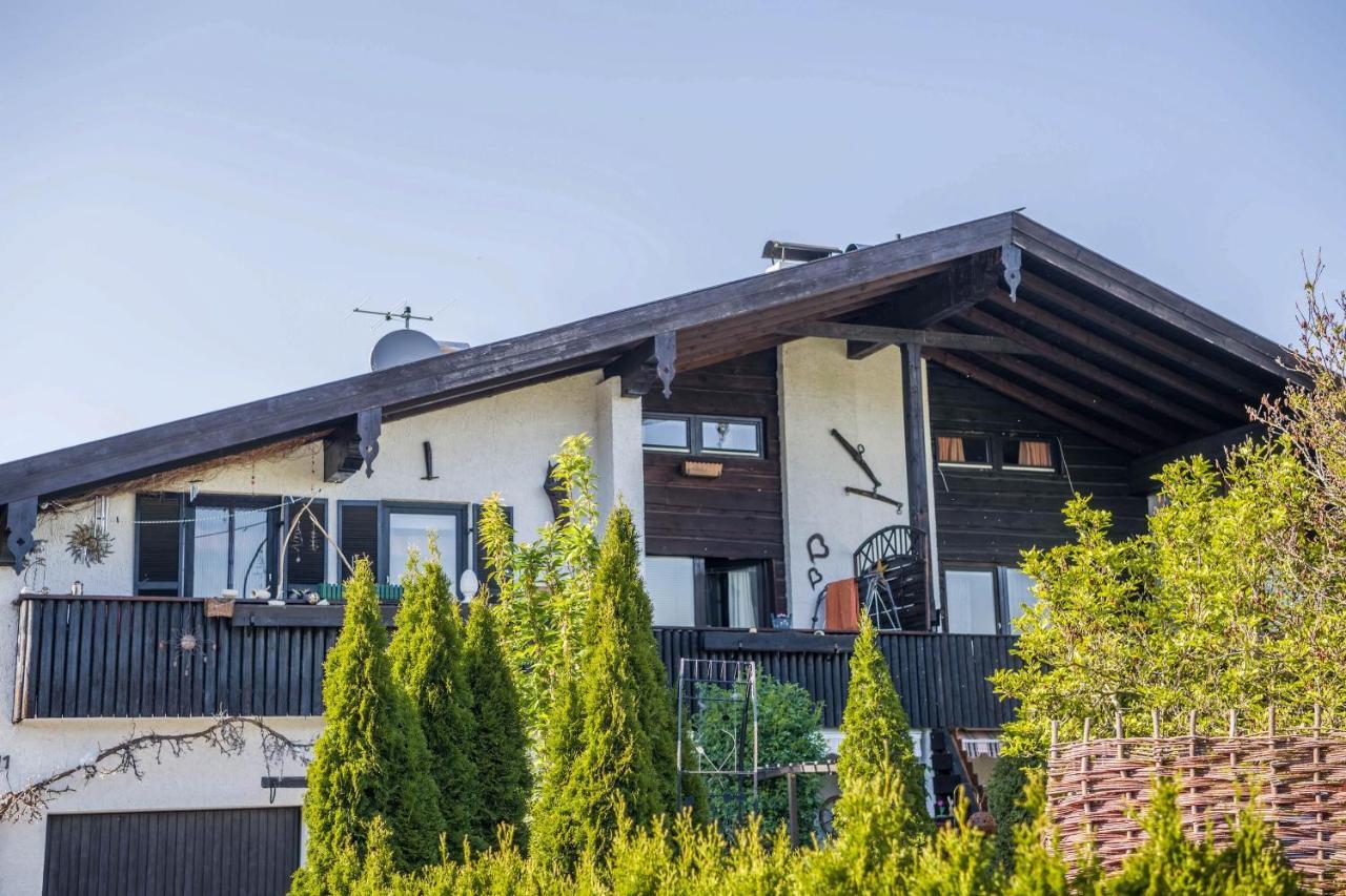 Zwischen Chiemsee Und Bergen Ug Bernau am Chiemsee Esterno foto